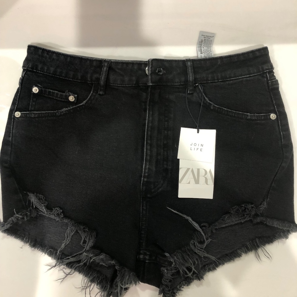 Zara High Waist Black Denim cutoff shorts New with Tags stretch 42 / 10